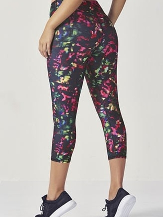 Fabletics Pants - Fabletics Salar Women's High-Waist Multicolor Printed Cropped Capri Leggings